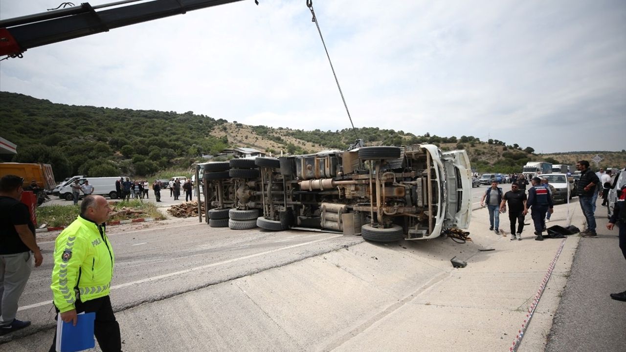Çanakkale'de Feci Kaza: 5 Ölü, 11 Yaralı