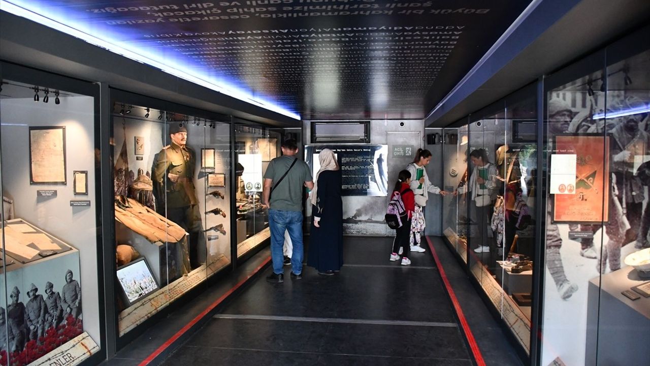 Çanakkale Savaşları Mobil Müzesi Üsküp'te Açıldı