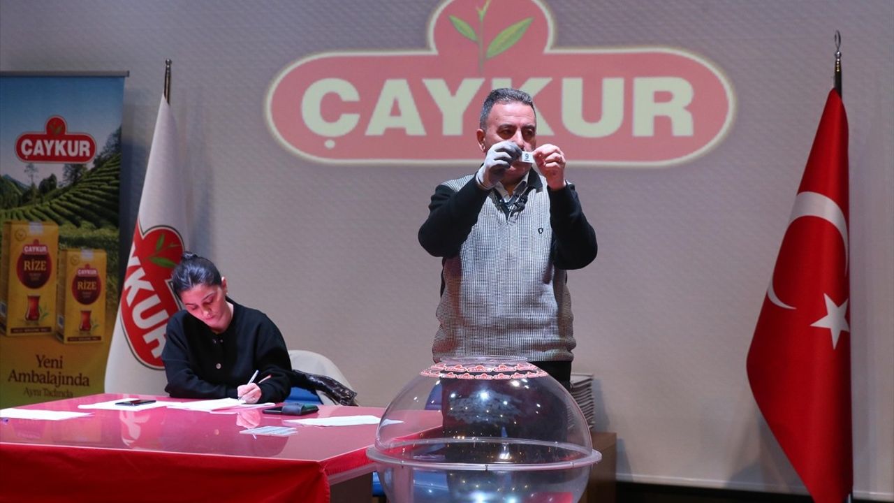 ÇAYKUR'a 1500 Mevsimlik İşçi İçin Kura Çekimi Yapıldı