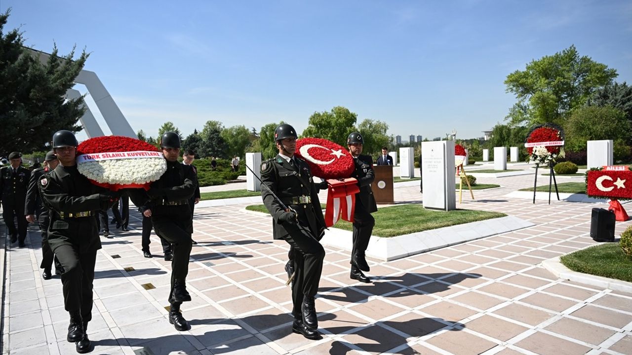 Cevdet Sunay Mezarı Başında Anıldı