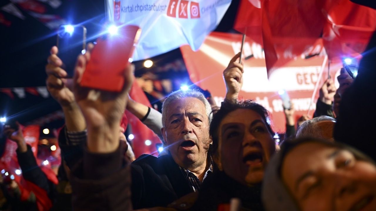 CHP Genel Başkanı Özgür Özel, Başakşehir Mitinginde Kanal İstanbul'a Tepki Gösterdi
