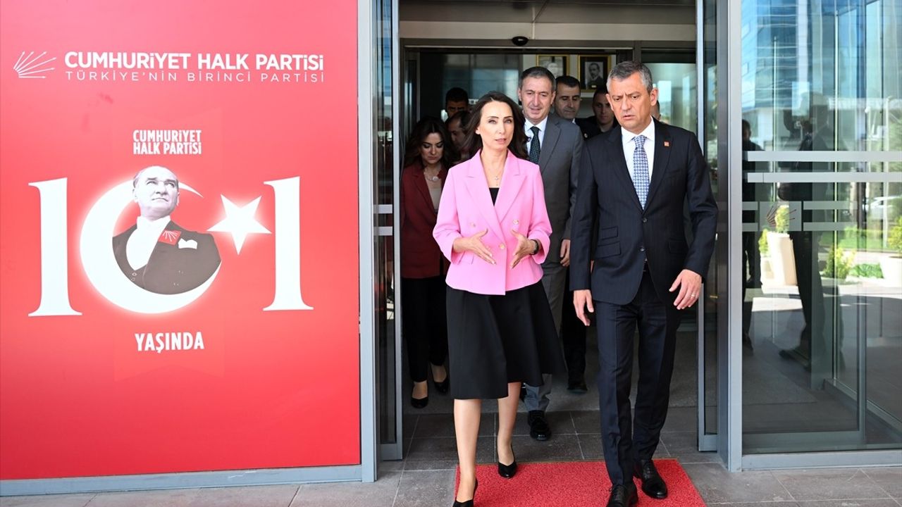 CHP Genel Başkanı Özgür Özel'den DEM Parti Heyeti ile Kritik Görüşme