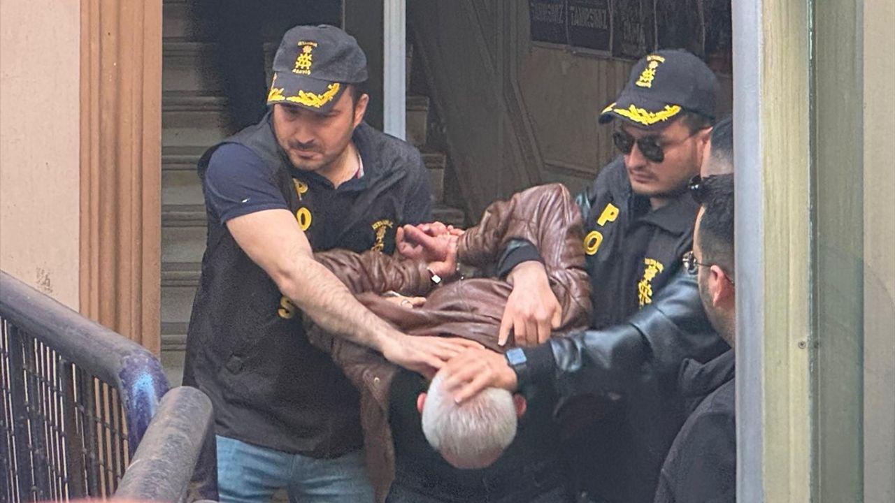 CHP Genel Başkanı Özgür Özel'e Saldırı