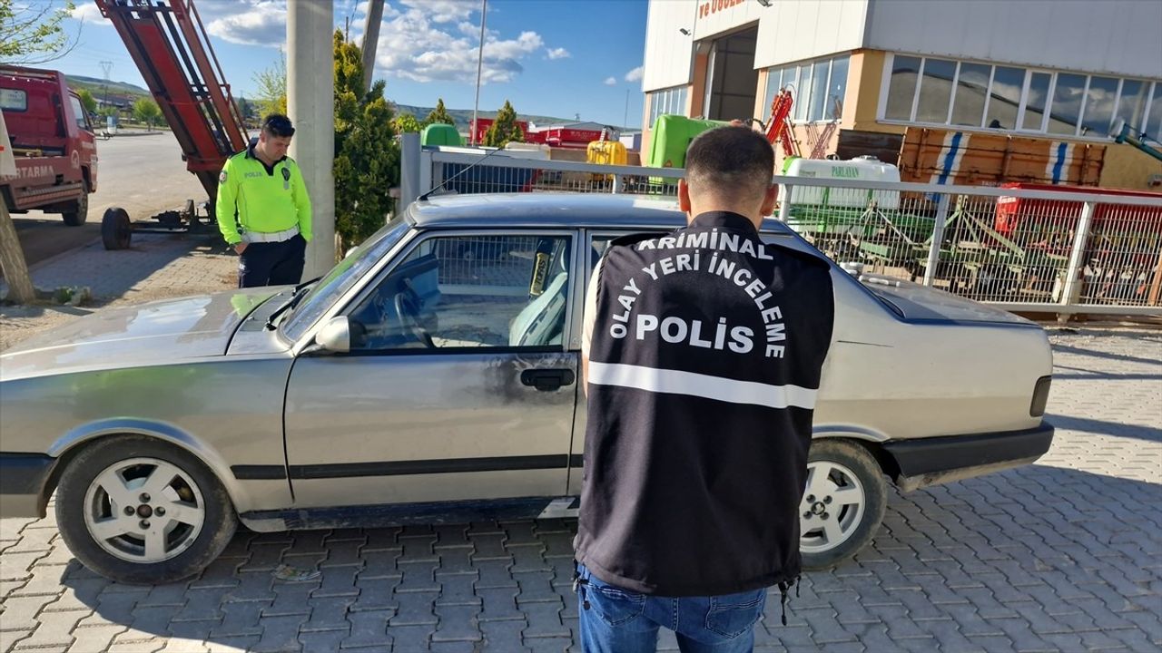 Çorum'da Drift Yapan Gençler Çalıntı Araçla Yakalandı