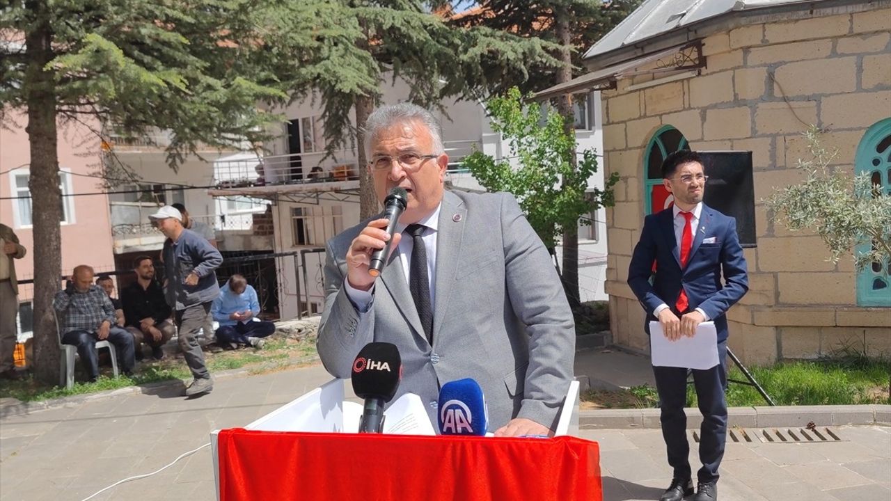 Çorum'da Hıdırellez Kutlamasında İmece Usulü Aşure Dağıtıldı