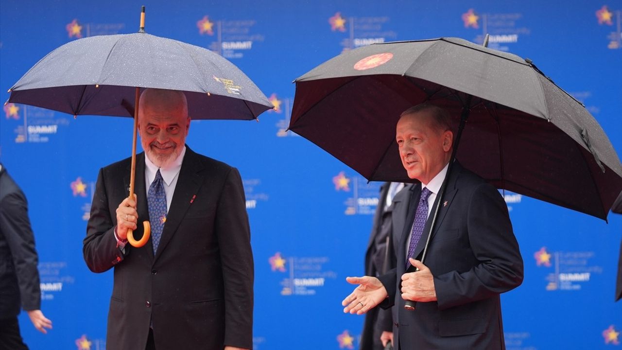 Cumhurbaşkanı Erdoğan, Avrupa Siyasi Topluluğu Zirvesi'nde