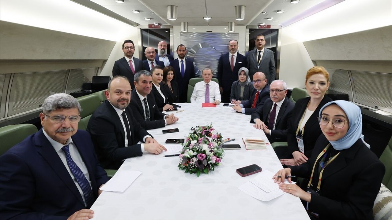 Cumhurbaşkanı Erdoğan'dan Macaristan dönüşü önemli açıklamalar