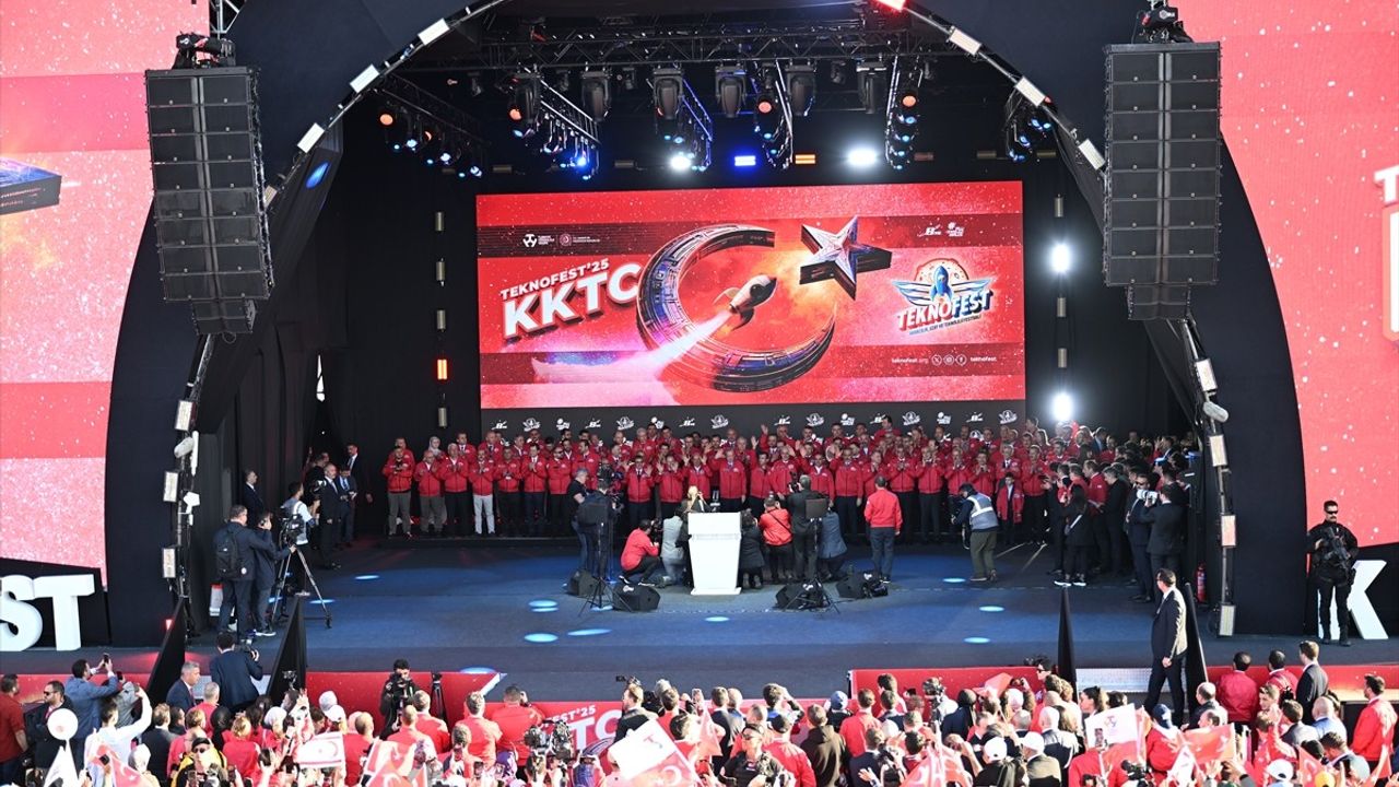 Cumhurbaşkanı Erdoğan TEKNOFEST KKTC'de Gençlere Seslendi