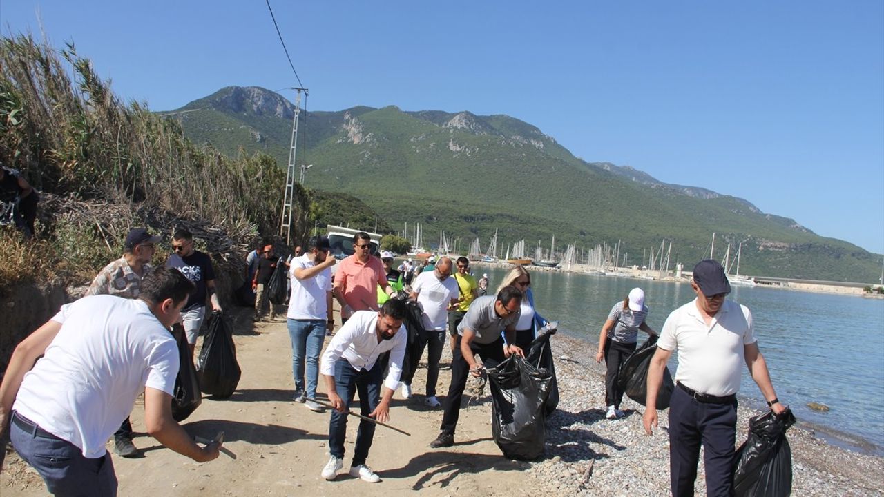 Datça'da Karia Yolu'nda Çevre Temizliği Etkinliği