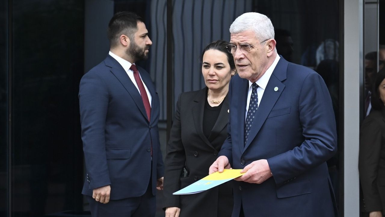 Dervişoğlu'ndan Alparslan Türkeş'in Kabri Üzerine Sert Açıklama