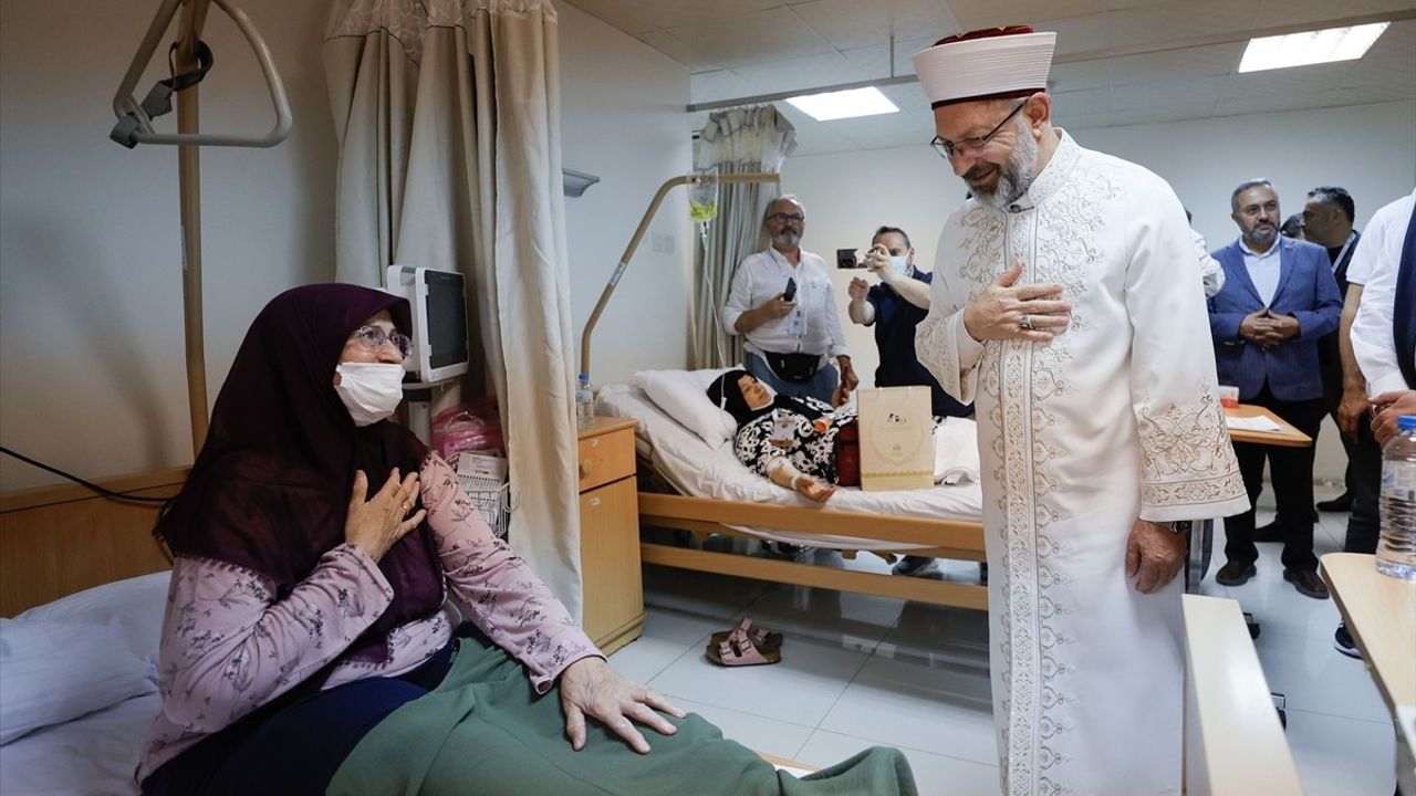 Diyanet İşleri Başkanı Erbaş, Mekke Hastanesi'ni Ziyaret Etti