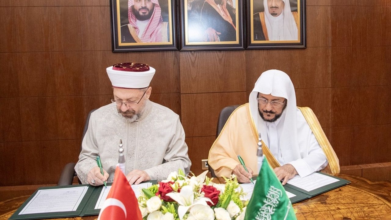 Diyanet İşleri Başkanı Erbaş Suudi Bakanla Dini İşbirliğini Görüştü