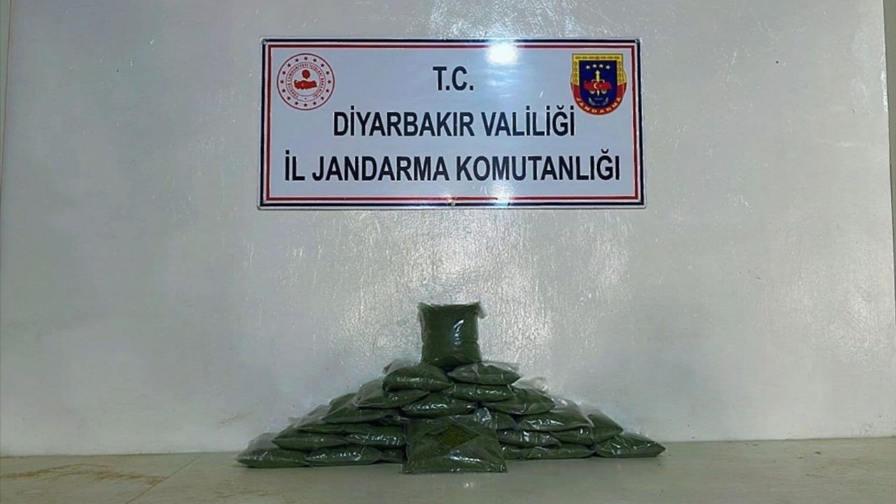 Diyarbakır'da 77 Kilogram Esrar Ele Geçirildi
