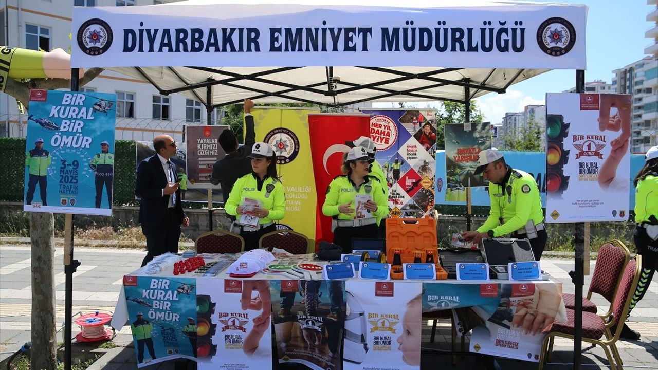 Diyarbakır'da Karayolu Trafik Güvenliği Haftası Etkinliği
