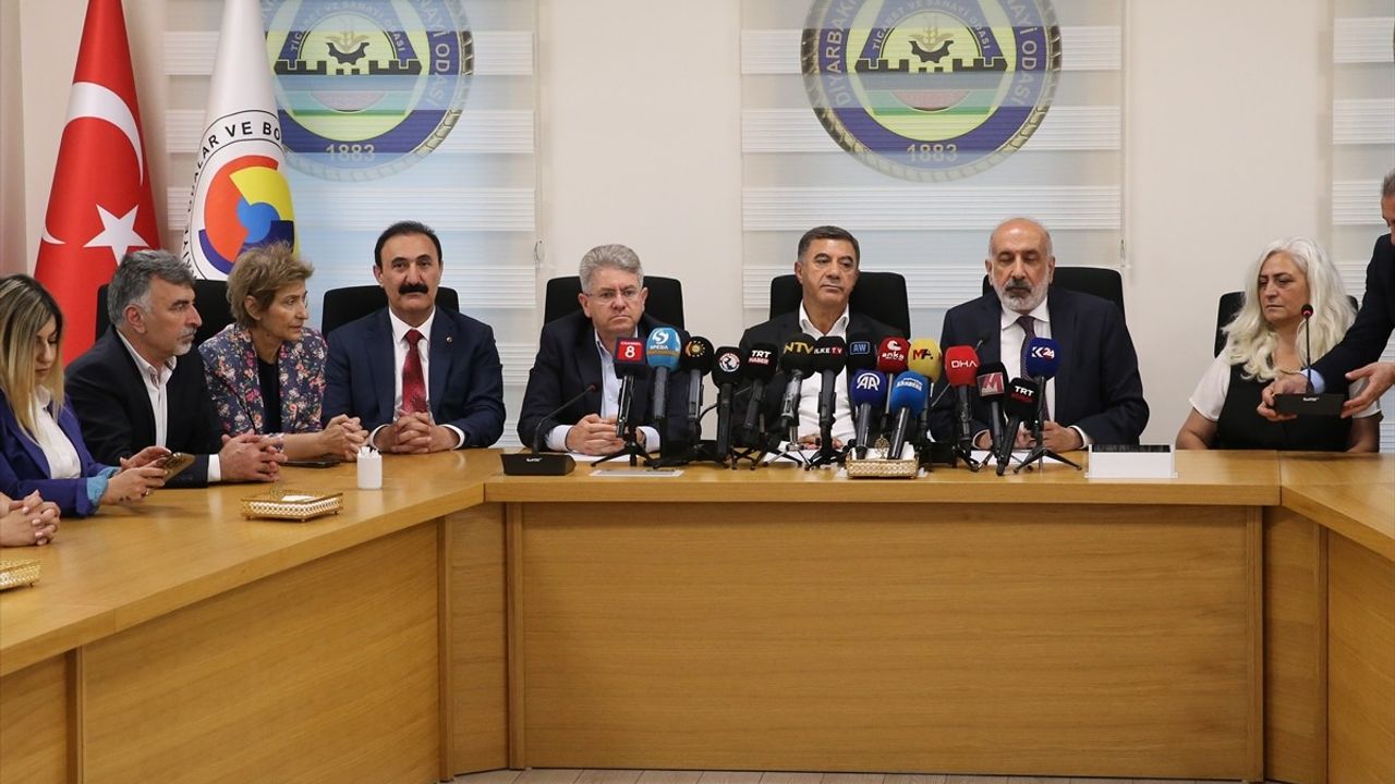 Diyarbakır'da Sivil Toplum Kuruluşlarından Terörsüz Türkiye Desteği