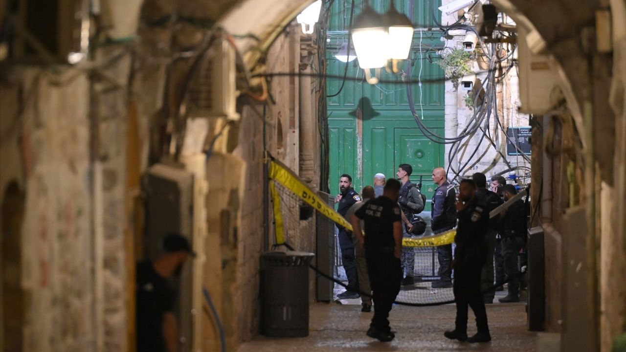 Doğu Kudüs'te Bıçaklı Saldırı: İsrail Polisi Bir Şüpheliyi Öldürdü