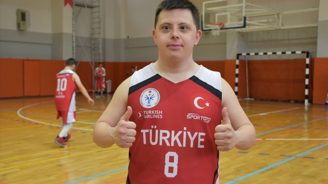Down Sendromlu Basketbolcu Eren Yılmaz'ın Antrenörlük Hayali