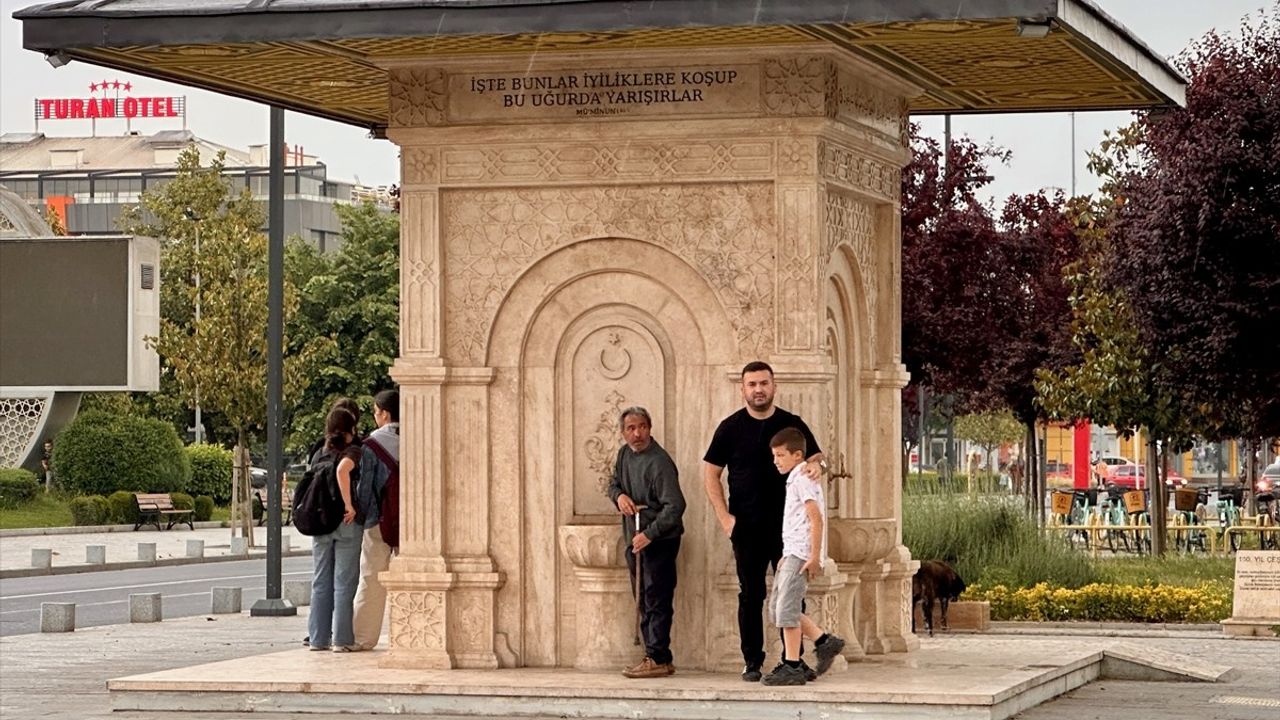 Düzce'de Aniden Bastıran Yağış Hayatı Olumsuz Etkiledi