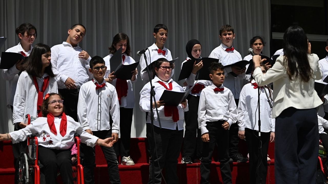 Düzce'de Özel Gereksinimli Çocuklardan Konser