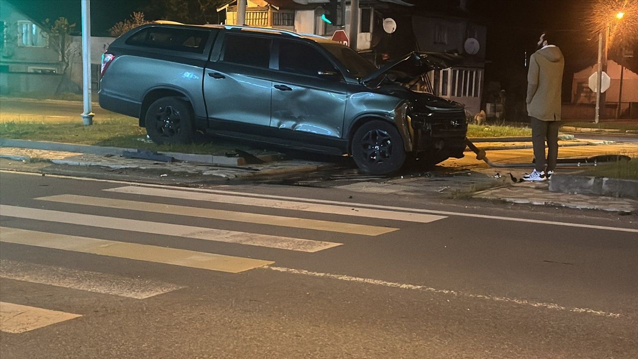 Düzce'de Trafik Kazası: İki Kişi Yaralandı