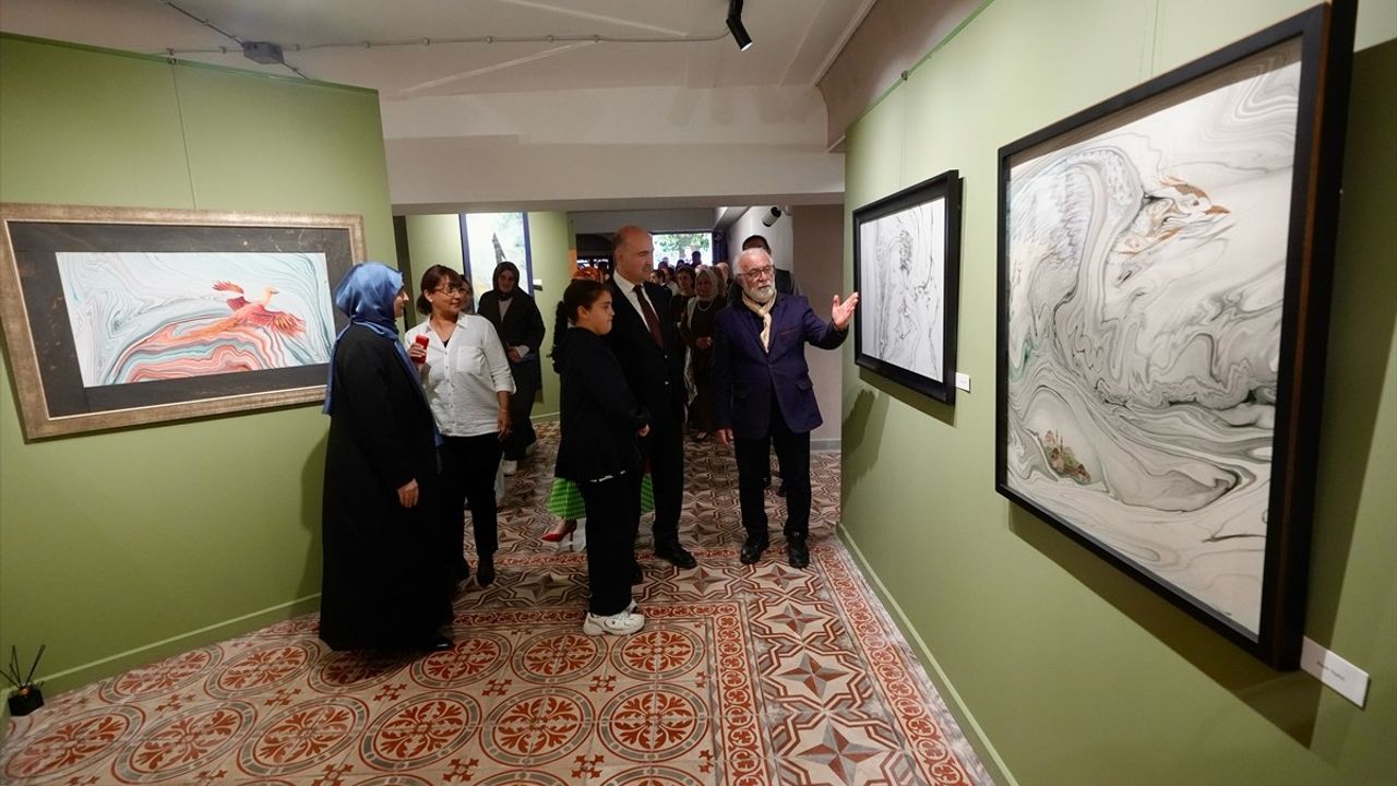 Ebru ve Minyatür Sanatını Buluşturan 'Zuhurat' Sergisi Açıldı