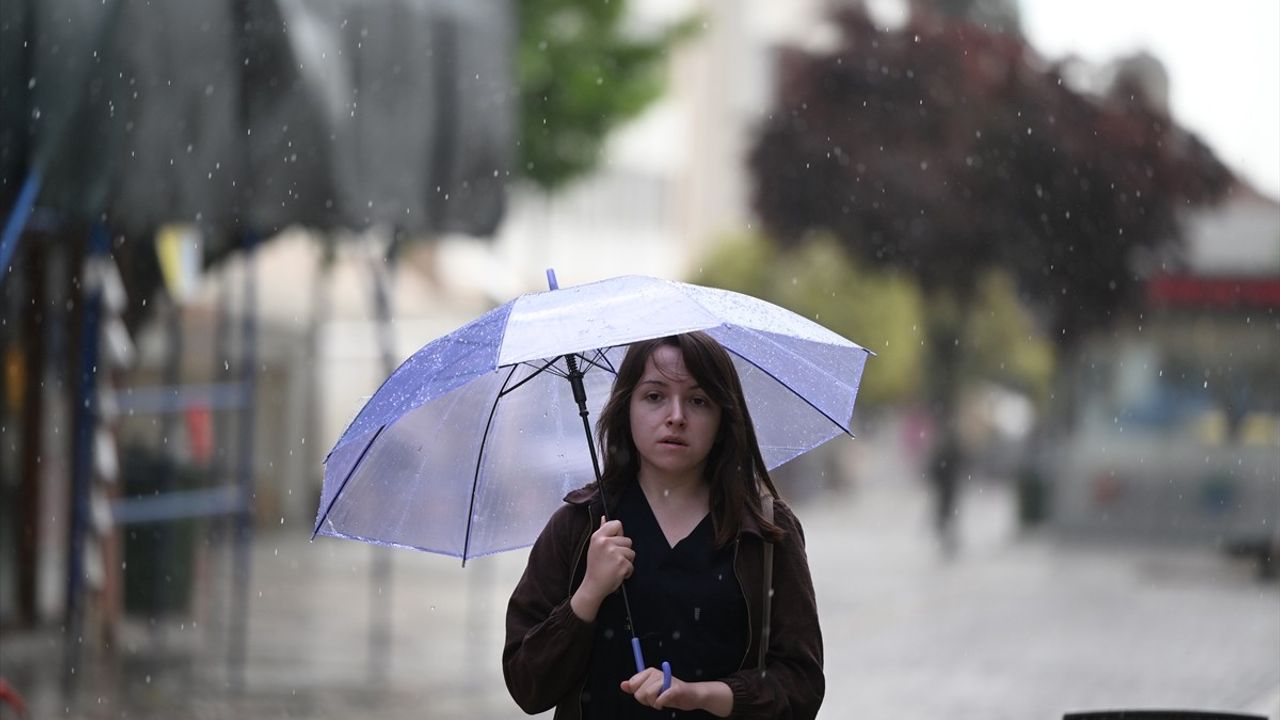 Edirne'de Fırtına ve Dolu Hayatı Olumsuz Etkiledi