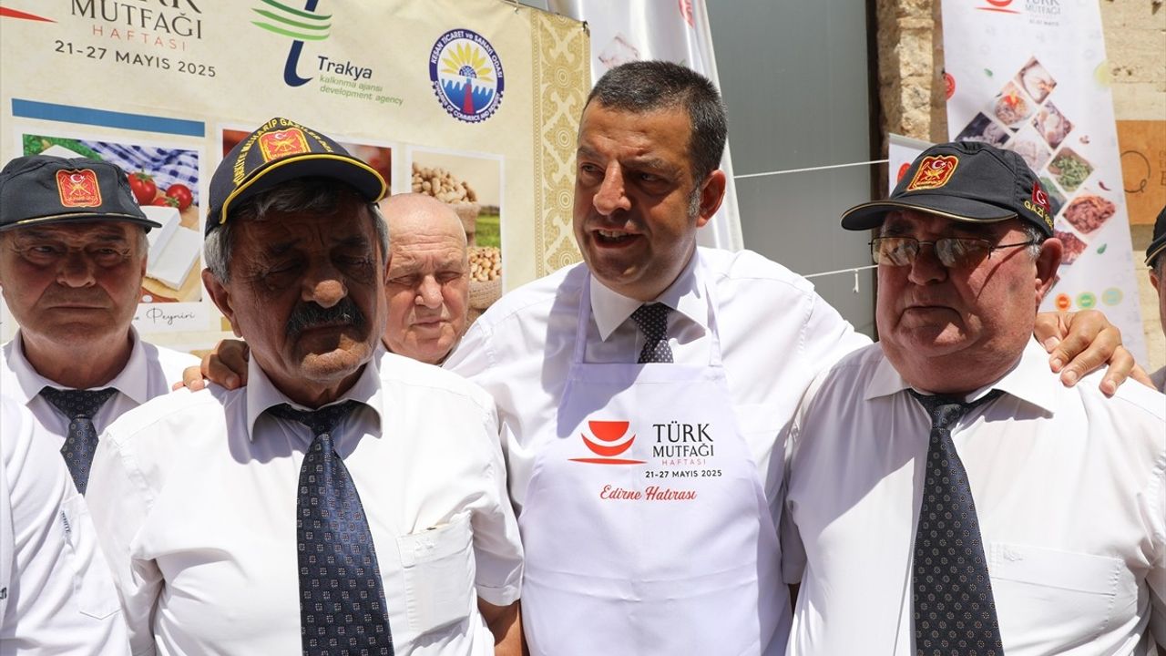 Edirne'de Gaziler Helvası Geleneği Yaşatıldı