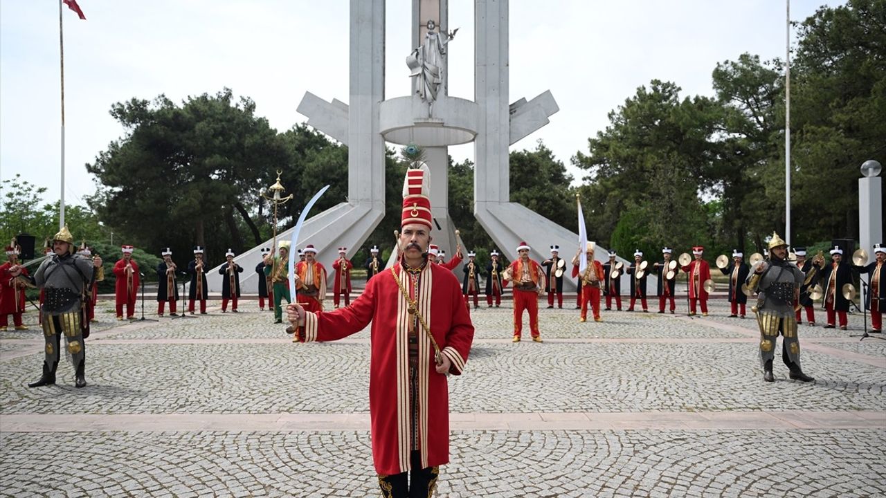 Edirne'de Jandarma Mehteran Birliği'nden Coşku Dolu Konser