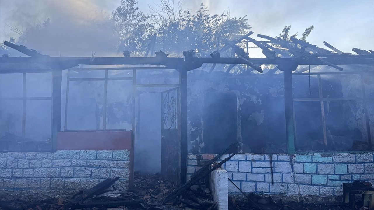 Edirne'de Kundaklama Şüphesiyle Ev Yangını