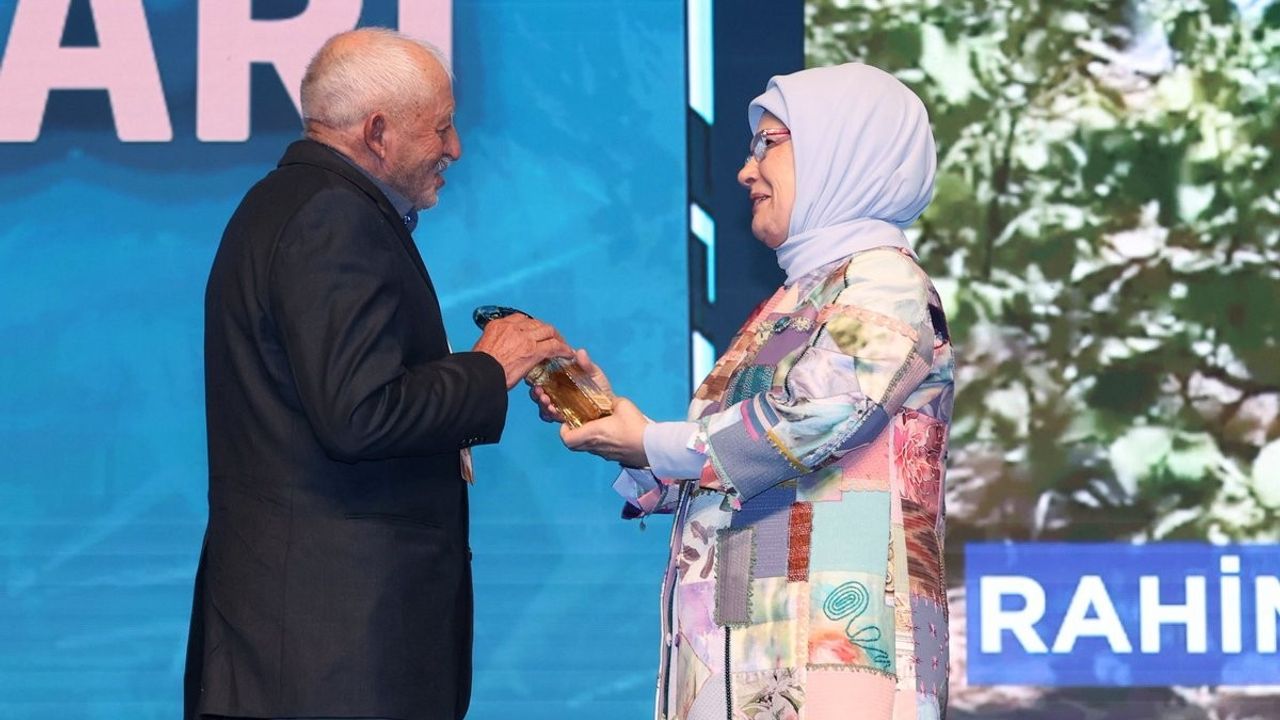 Emine Erdoğan'dan Rahim Demirbaş'a Taziye Mesajı