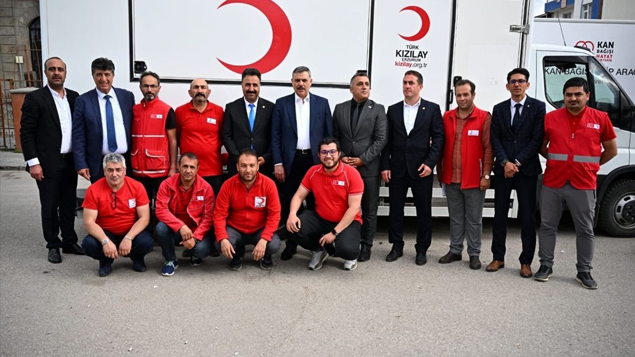 Erzurum Valisi Çiftçi'den 43. Kan Bağışı
