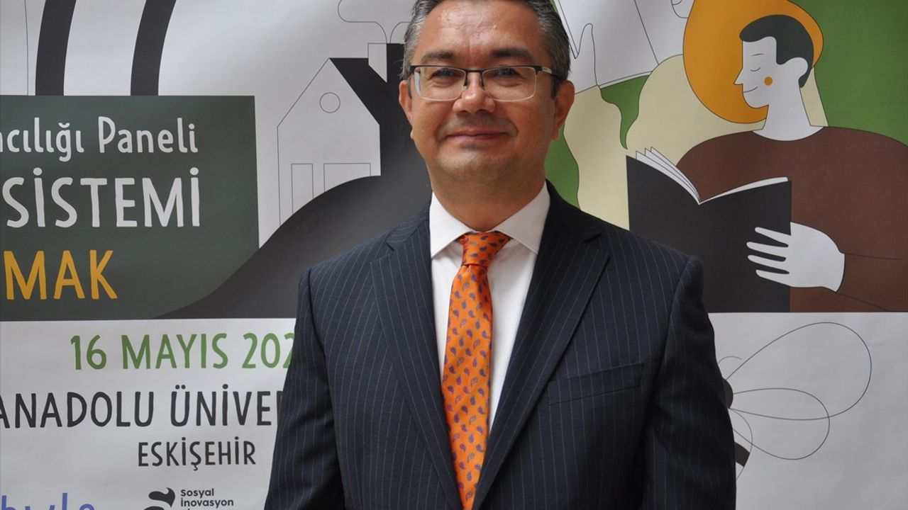 Eskişehir'de Yenilikçi Çocuk Yayıncılığı Paneli Başladı