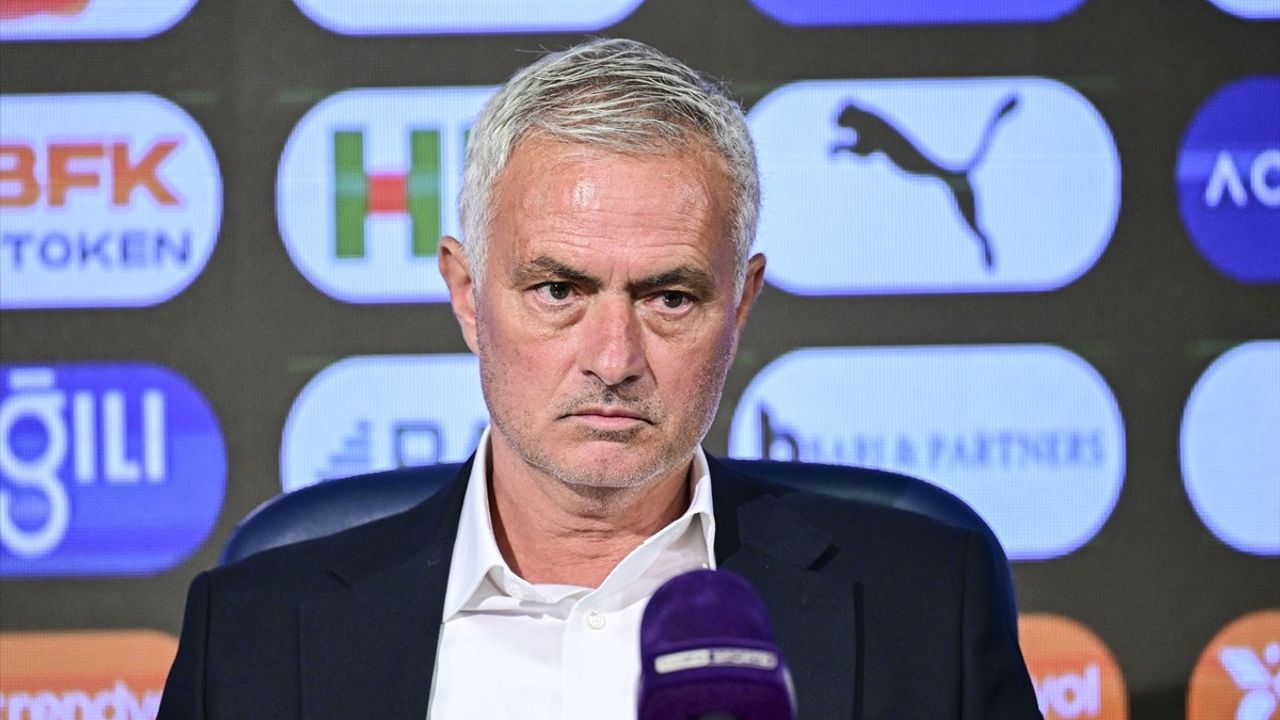 Fenerbahçe Teknik Direktörü Mourinho'dan Hakem Eleştirisi
