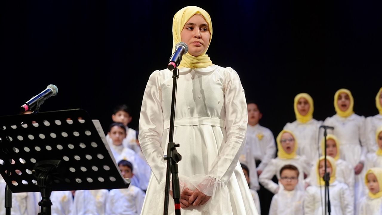Ferah Merkez Cami'de Tasavvuf Musikisi Rüzgarı