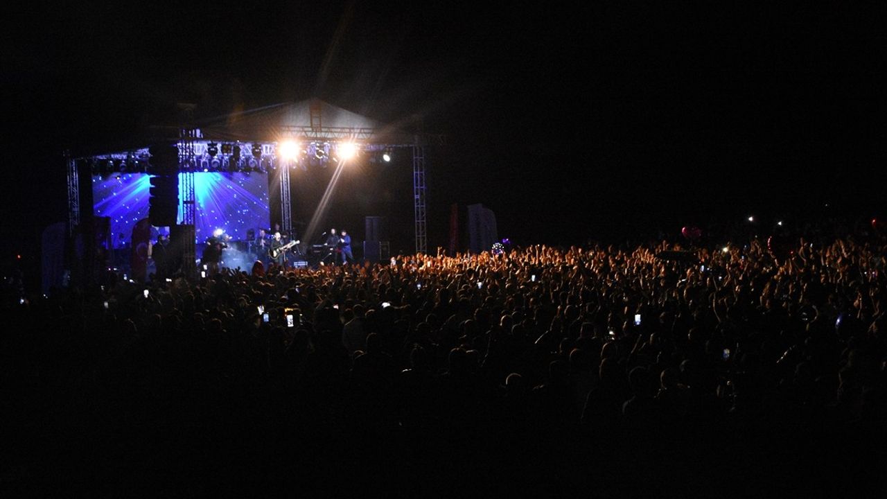 Ferhat Göçer, Afyonkarahisar'da Unutulmaz Bir Konser Verdi