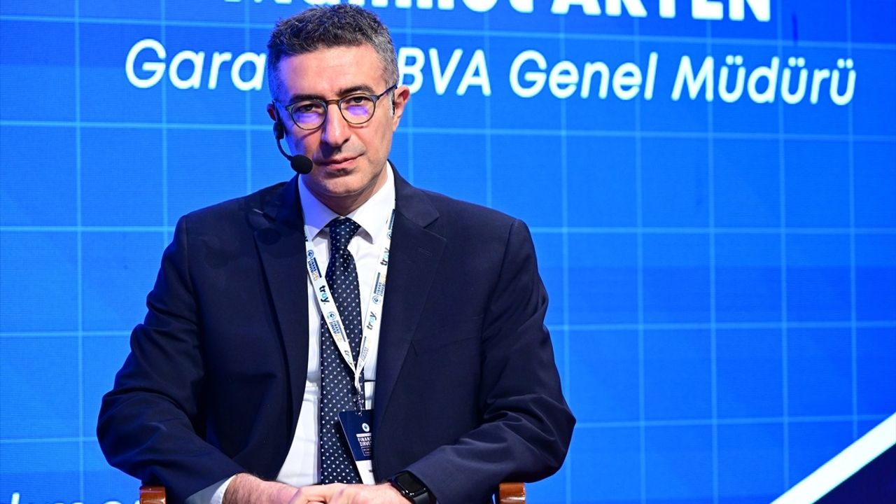 Finans Zirvesi 2025: Belirsizlik ve Bankacılık Üzerine Tartışmalar