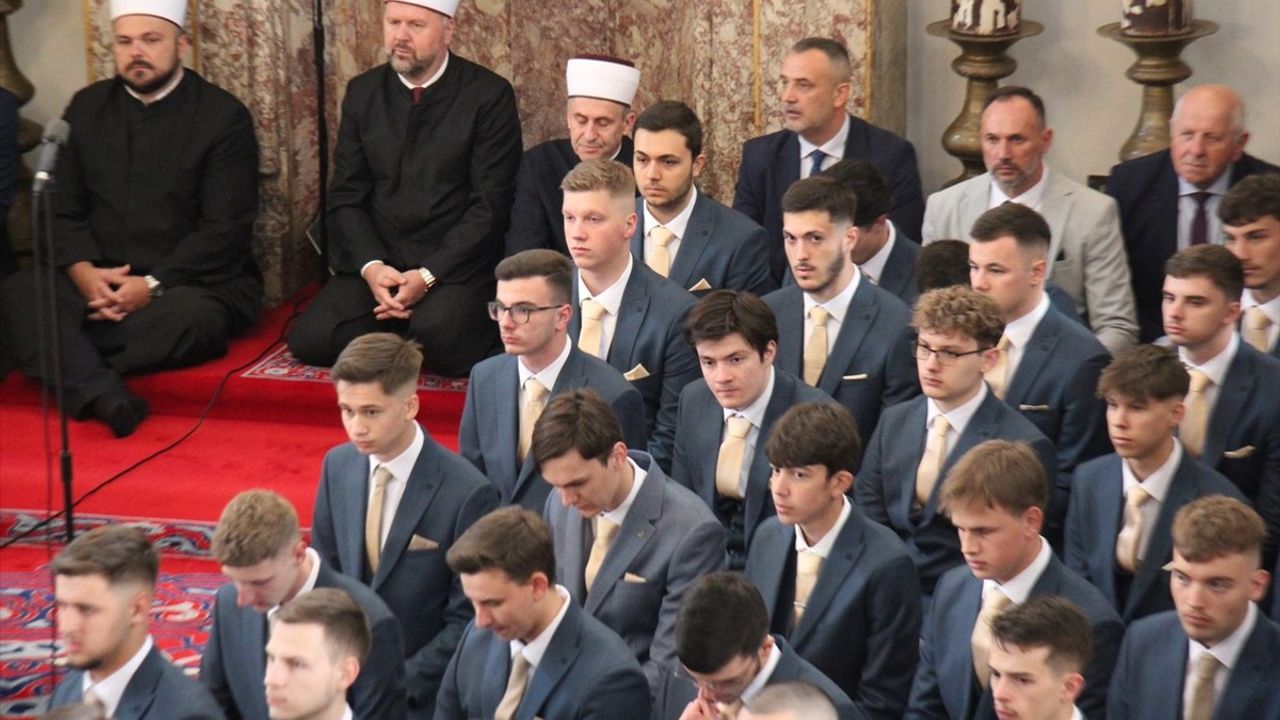 Gazi Hüsrev Bey Medresesi 475. Dönem Mezunlarını Ağırladı