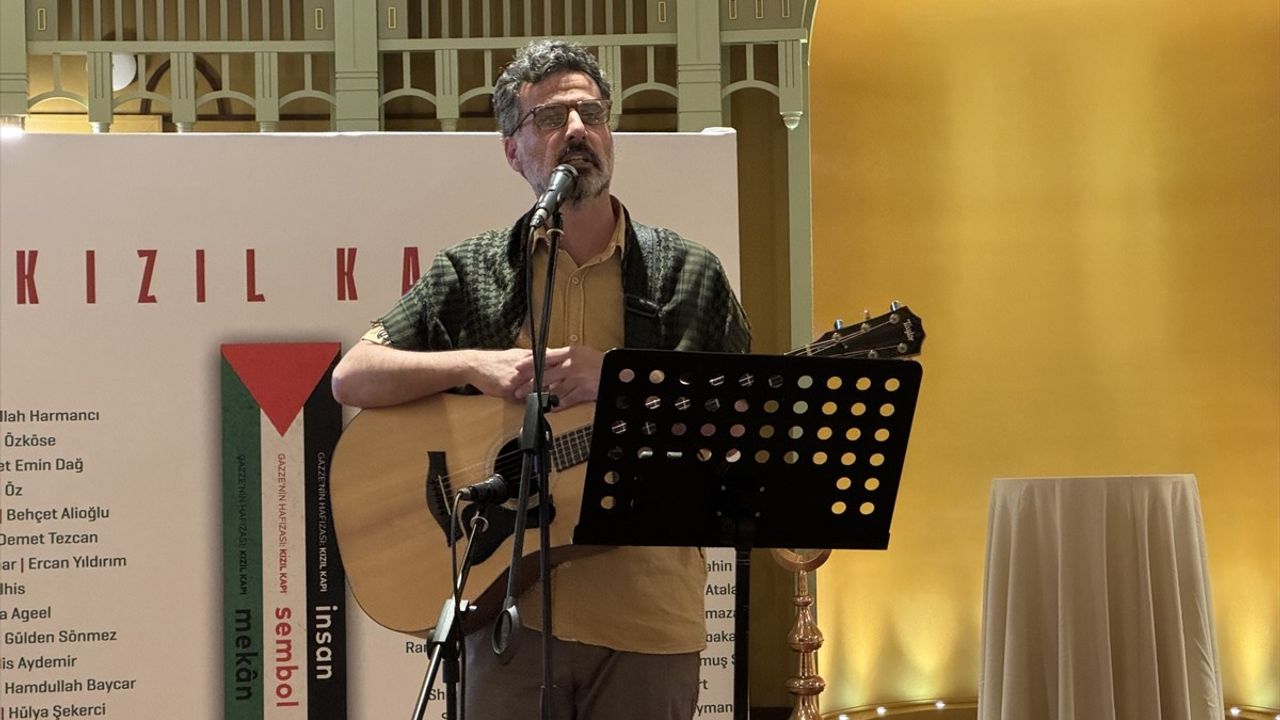Gazze'nin Hafızası: Kızıl Kapı Üçlemesi Tanıtıldı