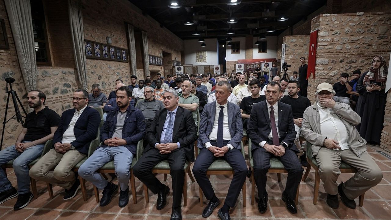 Gençlerle Buluşan Efendioğlu, Evlilik Kredisi ve Gençlik Destek Projelerini Açıkladı