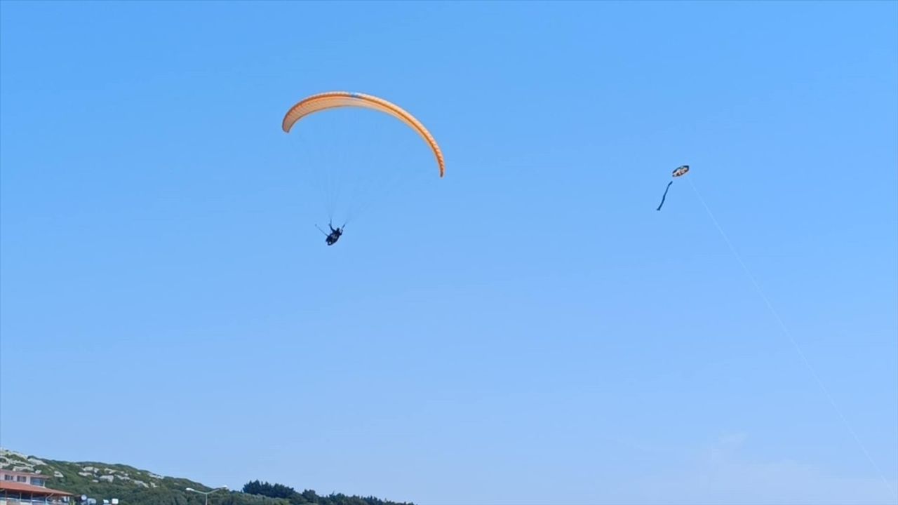Gökyüzünde Okuma Deneyimi: Hatay'da Öğrenciler Yamaç Paraşütü ile Atladı
