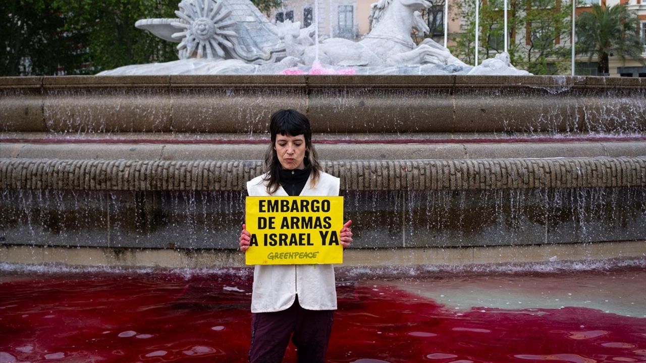 Greenpeace'ten İsrail'e Silah Satışına Protesto