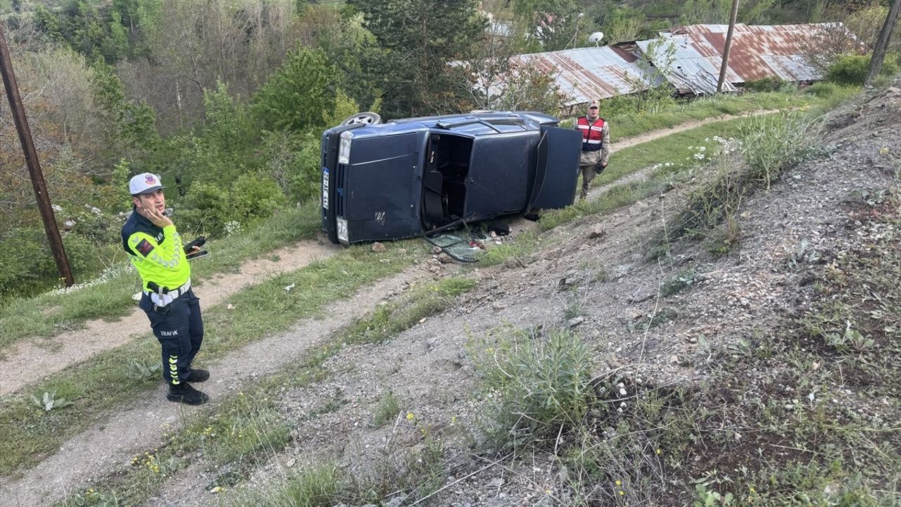 Gümüşhane'de Devrilen Araçta 4 Yaralı