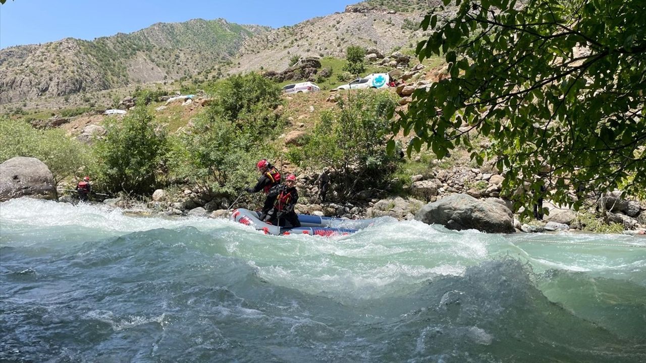 Hakkari'de Kaybolan Genç İçin 14. Gün Arama Çalışmaları