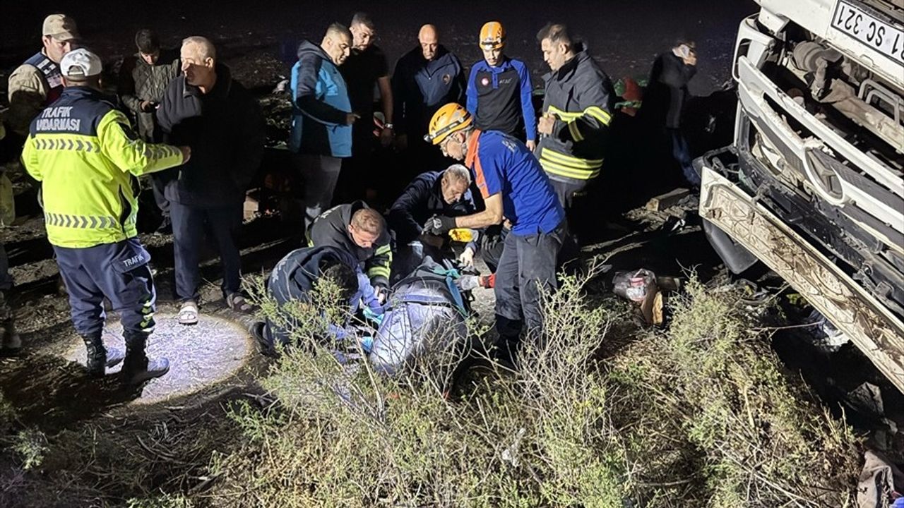 Hatay'da Tır Kazası: 1 Ölü, 1 Yaralı