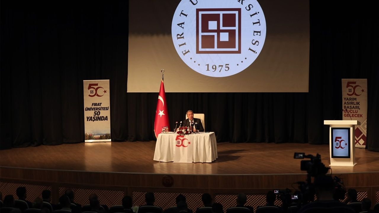 Hulusi Akar, Elazığ'da 'Türkiye'nin Güvenlik Politikaları' Konferansına Katıldı