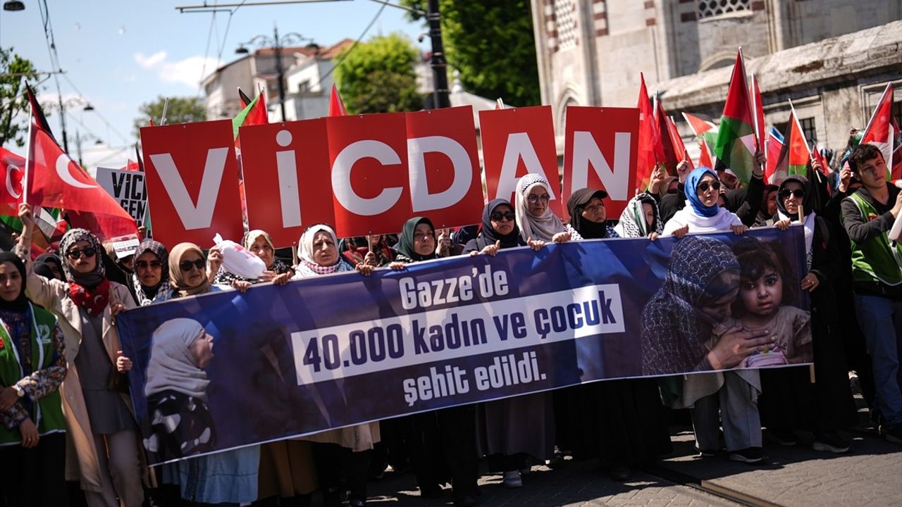İHH'den Gazze'ye Destek Yürüyüşü Tamamlandı