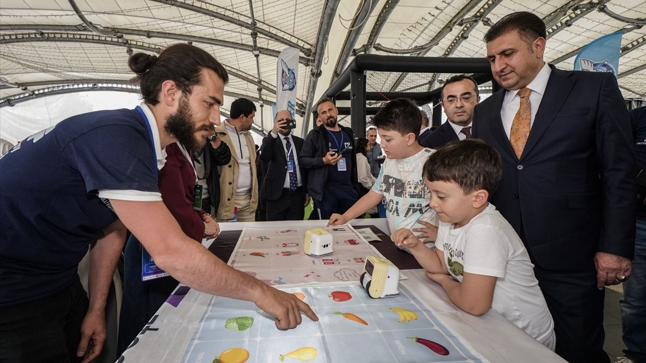 İstanbul Bilim ve Uzay Festivali: Bilimseverler Bir Araya Geldi