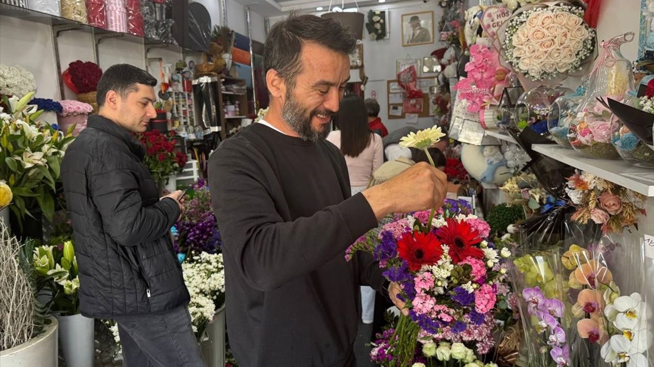 İstanbul'da Anneler Günü Çiçekçi Hareketliliği
