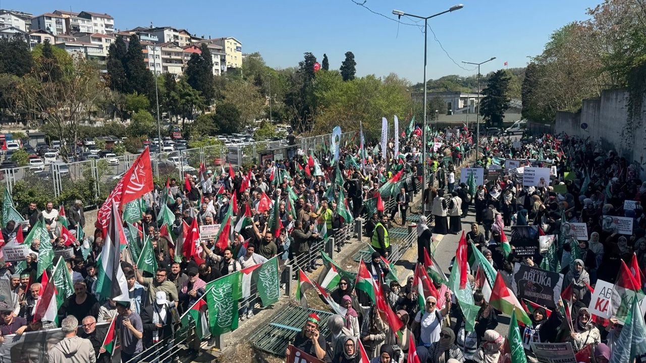 İstanbul'da Gazze Protestosu: İHH ve Sivil Toplum Kuruluşları Sesi Yükseltti