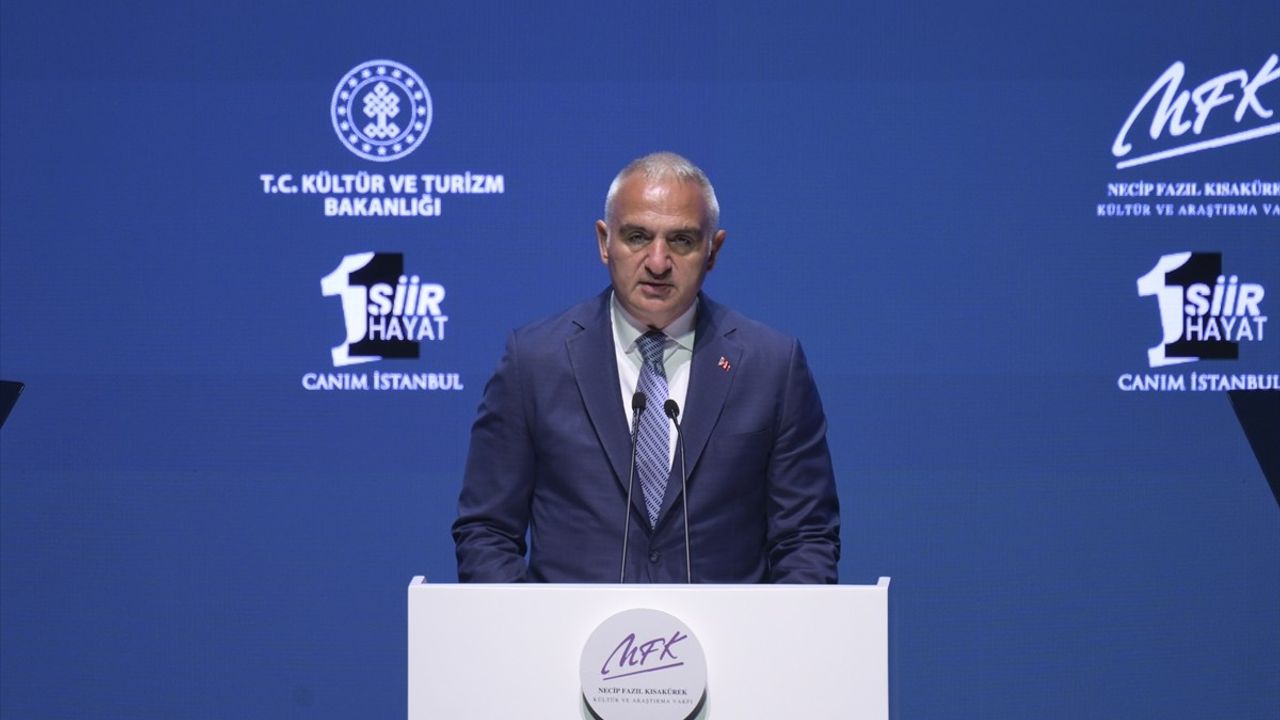 İstanbul'da Necip Fazıl Kısakürek Sergisi Açılışı